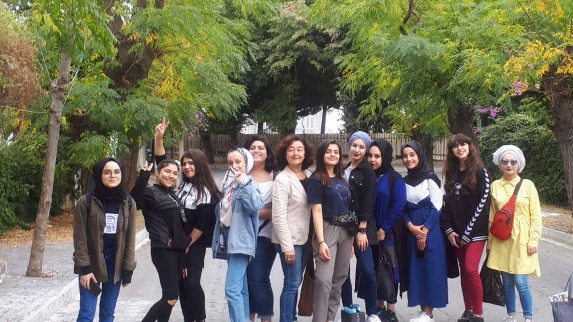 Öğrencilerimiz 16. İstanbul Bienali Ekinlikleri İçin Büyükada'da